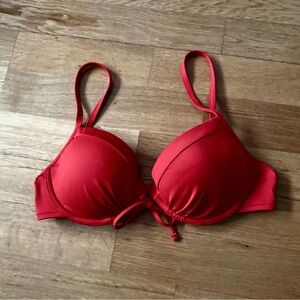 Victoria’s Secret bikini top